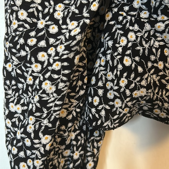 Floral Long Sleeve Top with Ties In Front - Picture 2 of 5